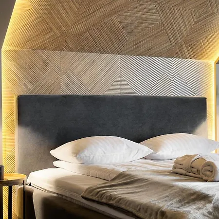 Nad Jeziorem, - Kluszkowce チョルシュティン