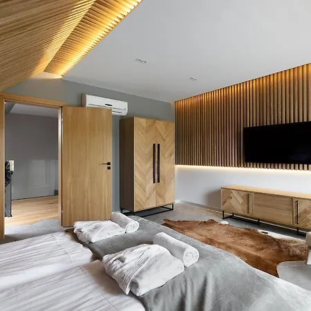 Nad Jeziorem, - Kluszkowce