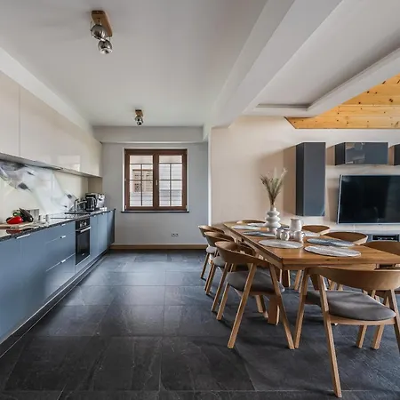 Nad Jeziorem, - Kluszkowce