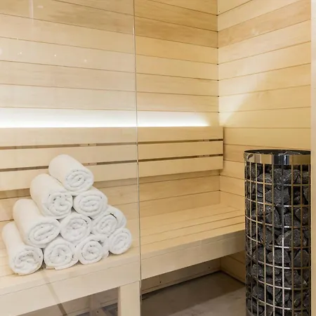 Nad Jeziorem, - Kluszkowce